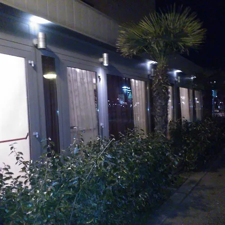 Hotel Oasis-2